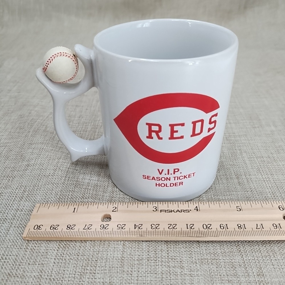 Vintage Cincinnati Reds VIP Season Ticket Holders coffee mug Spinning Baseball - Picture 9 of 10